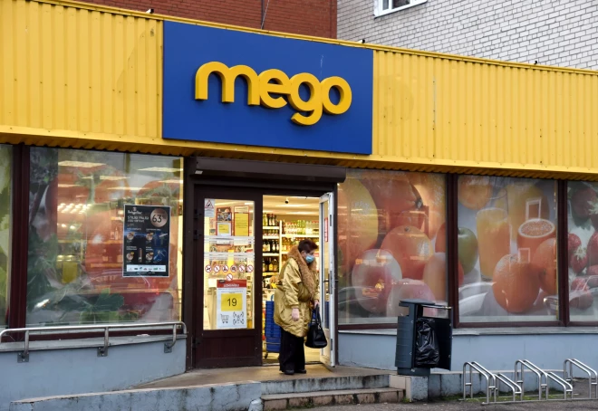 Veikalu tīklā “Mego” Mārketinga nodaļas vadītājs atzīs, ka jaunie alkohola tirdzniecības ierobežojumi radīs ietekmi - iespējams, kaut kur būs jāpārskata veikalu darba laiks. 