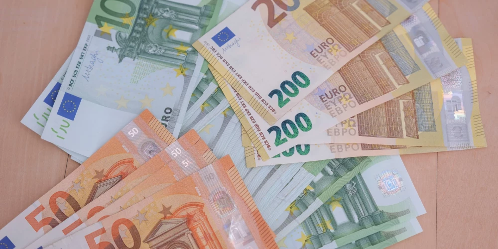 SEPLP 2025. gada 11. augustā ir informējusi Saeimas Budžeta un finanšu komisiju un Finanšu ministriju par lēmumu aicināt Saeimu 2026. gadā atteikties no bāzes mēnešalgas indeksācijas piemērošanas Padomes priekšsēdētājam un Padomes locekļiem.