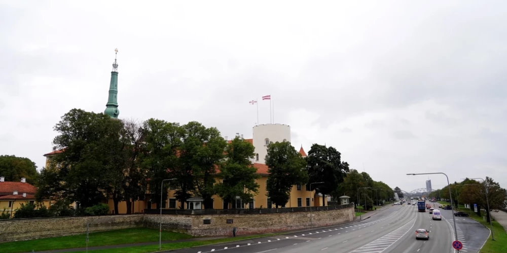Rīgas dzimšanas dienas pasākumu laikā būtiski ierobežos satiksmi Vecrīgā. 