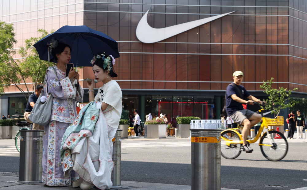 Tramps atliek augstāku tarifu piemērošanu Ķīnas precēm līdz 10. novembrim