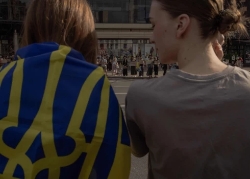 Paziņojumā uzsvērts, ka "taisnīgam un ilgstošam mieram, kas nodrošina stabilitāti un drošību.