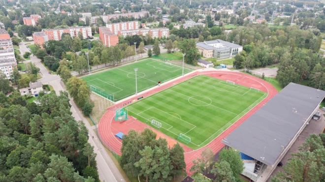 Pabeigta Jūrmalas stadiona “Sloka”, Skolas ielā 5, mākslīgā zāliena laukuma pārbūve, izbūvēts apgaismojums un veikti citi infrastruktūras labiekārtošanas darbi.