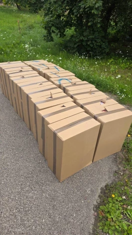 Policija Krāslavas novadā liepājnieka automašīnas salonā atklāj vērienīgu nelegālo cigarešu daudzumu.