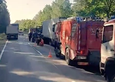 VIDEO: uz autoceļa A4 noticis negadījums