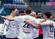 Latvijas florbolisti ar graujošu panākumu izcīna piekto vietu Pasaules spēlēs