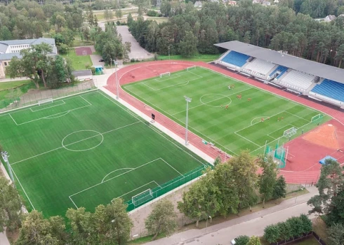 На таком стадионе не стыдно играть.