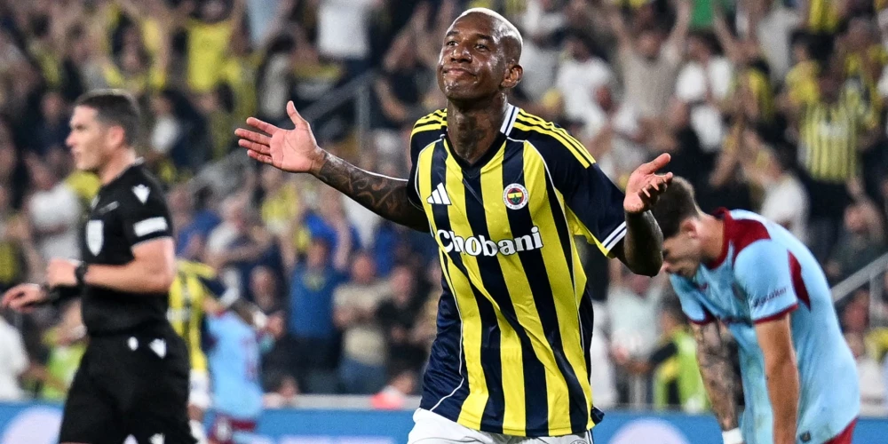 "Fenerbahce" futbolisti Čempionu līgas kvalifikācijā aptur "Feyenoord".