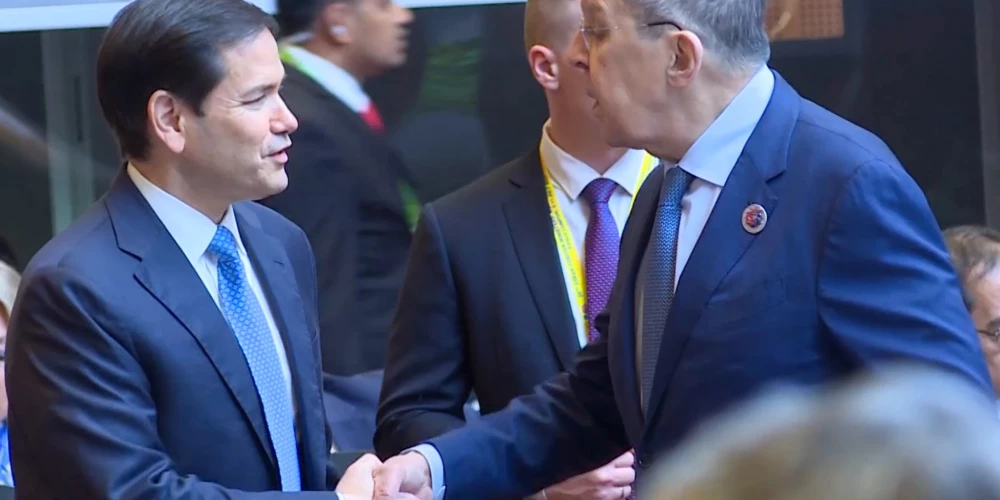 Rubio runājis ar Lavrovu.