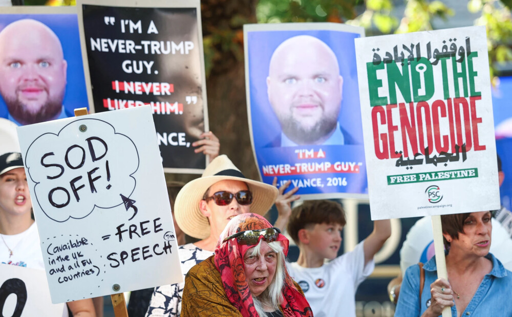 Anglijas pilsētā notikusi demonstrācija pret Vensa vizīti