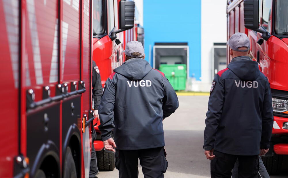 No ugunsgrēka Daugavpilī izglābj divus cilvēkus, bet divi papagaiļi iet bojā