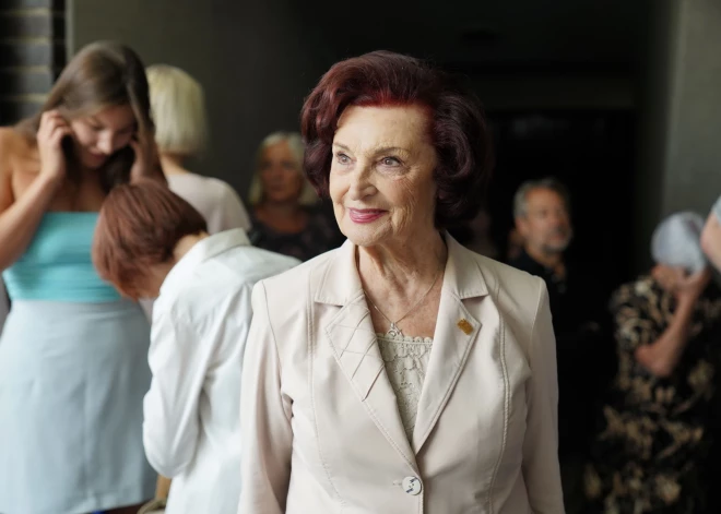 "Man vēl nekādi mierīgie pensijas gadi nav pienākuši!" - Olga Dreģe sparīgi atgriežas darbā teātrī