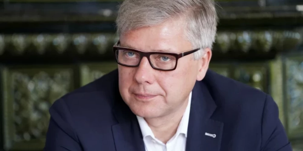 Нил Ушаков.