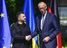 Zelenskis pirms Trampa un Putina gaidāmā samita ieradies Berlīnē
