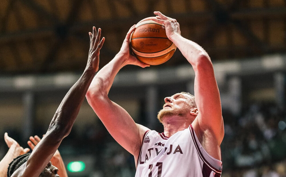 Rolands Šmits uzskata, ka spēlē pret Lietuvu jāspēlē agresīvāk un labāk aizsardzībā