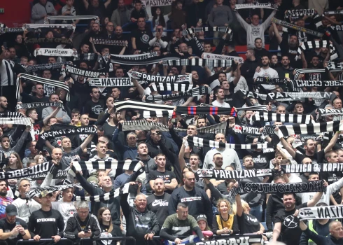  "Partizan" līdzjutēji.