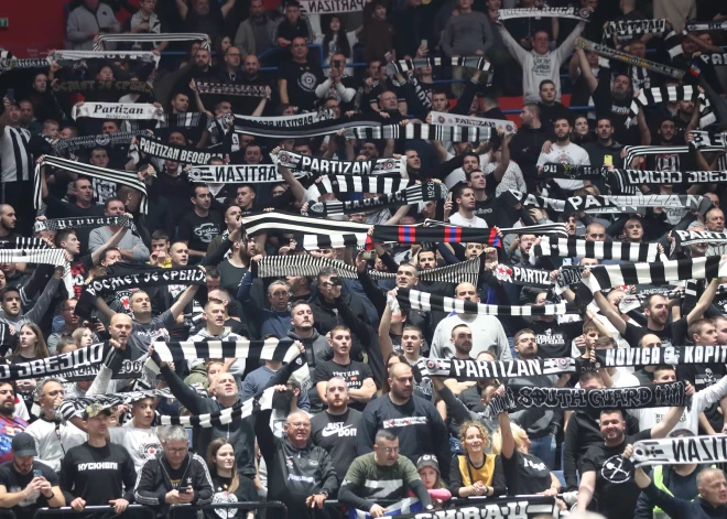 "Partizan" par līdzjutēju plakātu un saukļiem jāmaksā gandrīz 100 000 eiro sods