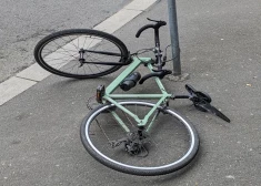 Carnikavā velosipēdists zaudē dzīvību, nobraucot no ceļa un ietriecoties stabā