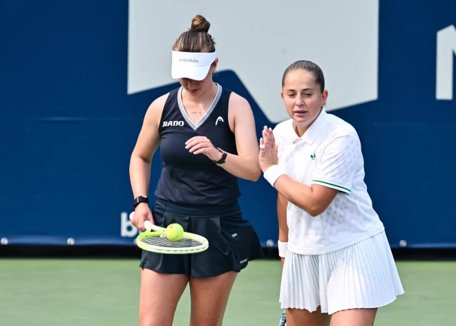 Aļona Ostapenko iekļūst prestižā Sinsinati dubultspēļu turnīra ceturtdaļfinālā