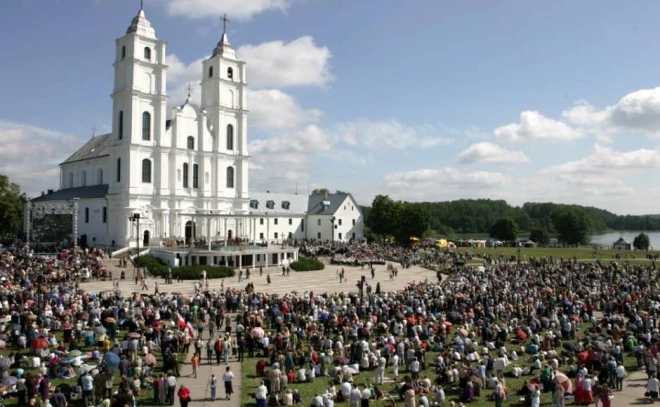 Katru gadu 15. augustā Aglonā pulcējas desmitiem tūkstošu ticīgo, bet par oficiālo svētku dienu tā nav noteikta.