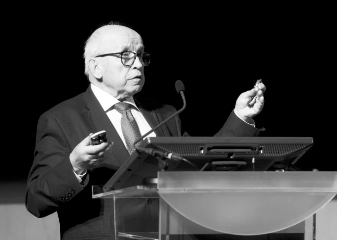 Miris latviešu arhitekts un profesors Jānis Krastiņš