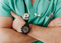 Neatliekamās medicīniskās palīdzības ārsts brīdina sievietes ar gariem matiem: šī lieta var radīt nopietnus draudus automašīnas vadītājiem un pasažieriem