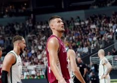 Kristaps Porziņģis netrāpa pēdējā sekundē, Latvijas basketbolisti pagarinājumā piekāpjas Lietuvas izlasei