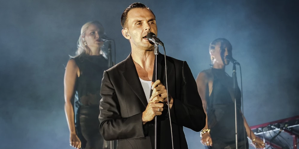 Duets "Hurts". 