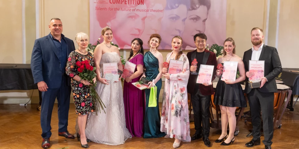  Marinas Zirdziņas mazdēls Norberts Zirdziņš, Operetes teātra direktore Agija Ozoliņa-Kozlovska, skatītāju simpātija   Felicia Brembeck (Vācija), 2.vietas ieguvēja Heain Youn (Koreja), 2.vietas ieguvēja Anastasija Dolgonenko (Latvija), Grand prix saņēma Oleksandra Diachenko (Ukraina), 1.vietu saņēma Chen Xu (Ķīna), 3.vietu saņēma Serena Hart (Vācija) un 3.vietu saņēma Edgaras Davidovičius (Lietuva).
