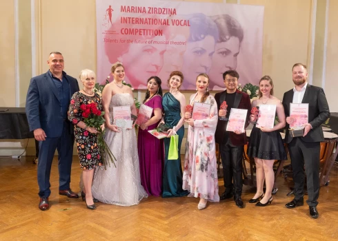  Marinas Zirdziņas mazdēls Norberts Zirdziņš, Operetes teātra direktore Agija Ozoliņa-Kozlovska, skatītāju simpātija   Felicia Brembeck (Vācija), 2.vietas ieguvēja Heain Youn (Koreja), 2.vietas ieguvēja Anastasija Dolgonenko (Latvija), Grand prix saņēma Oleksandra Diachenko (Ukraina), 1.vietu saņēma Chen Xu (Ķīna), 3.vietu saņēma Serena Hart (Vācija) un 3.vietu saņēma Edgaras Davidovičius (Lietuva).