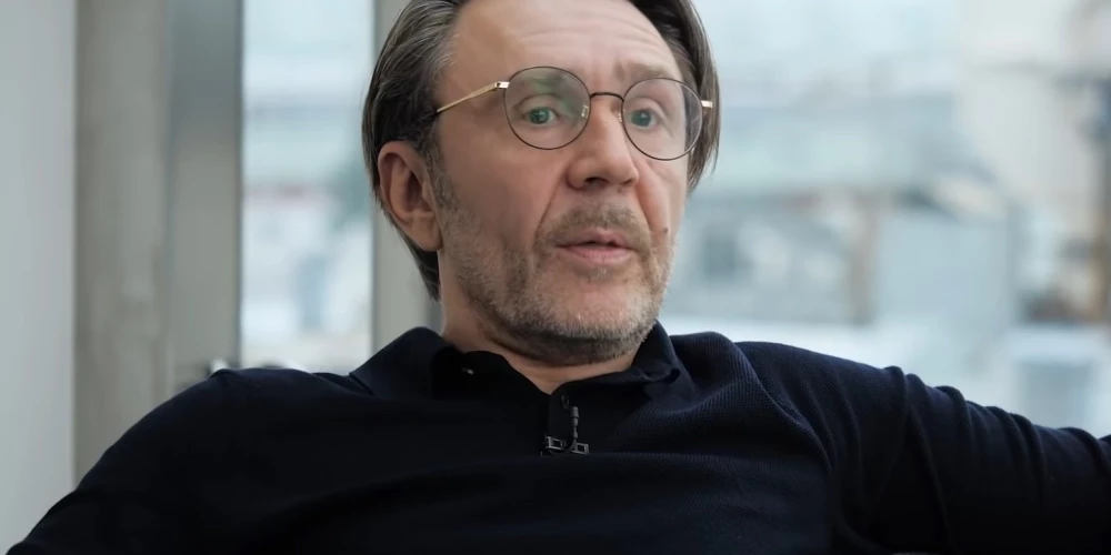 Сергей Шнуров высказался о запрете пяти своих песен.