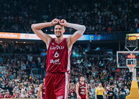 Ceturtdien pret Lietuvu Kristaps Porziņģis netrāpīja potenciālo uzvaras metienu.