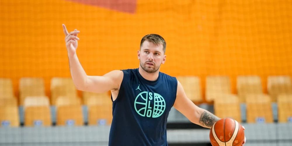 Luka Dončičs Rīgā jau ir no ceturtdienas, aizvadot treniņu olimpiskajā centrā.