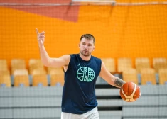 Apstiprina superzvaigznes Lukas Dončiča spēlēšanu pārbaudes mačā pret Latviju