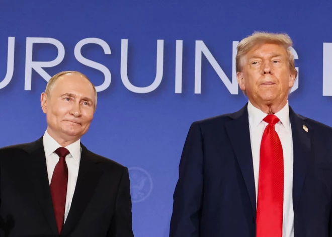 Aizvadīta ASV prezidenta Donalda Trampa un Krievijas vadītāja Vladimira Putina tikšanās.