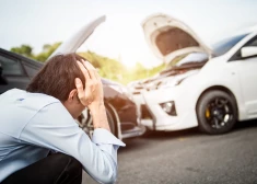 "Черная пятница" на дорогах Латвии - в авариях пострадали почти 30 человек