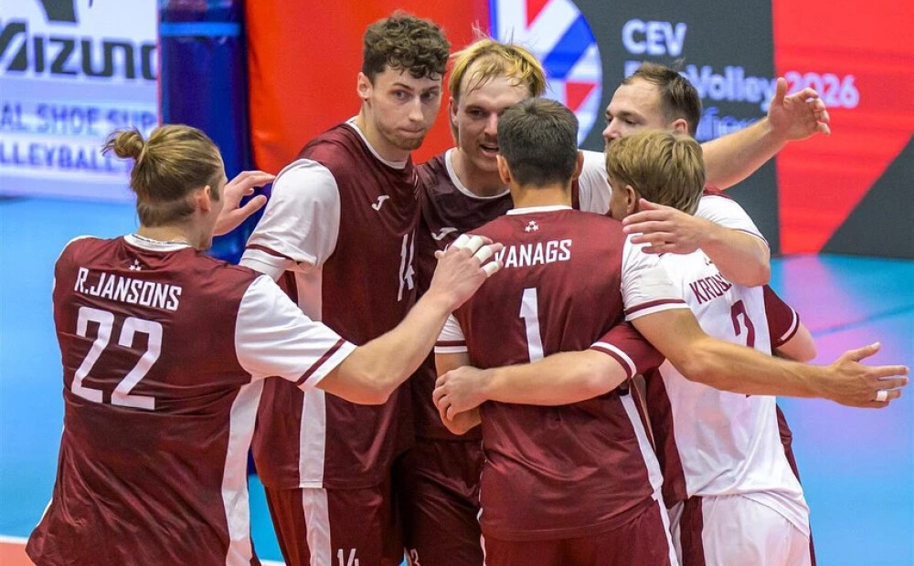 Latvijas vīriešu volejbola izlase nodrošina vietu Eiropas čempionāta finālturnīrā pēc uzvaras pār Kosovu