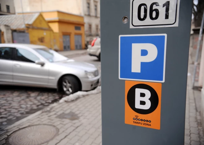 Vāc parakstus par obligātu brīdinājumu nosūtīšanu pirms stāvvietas soda piemērošanas