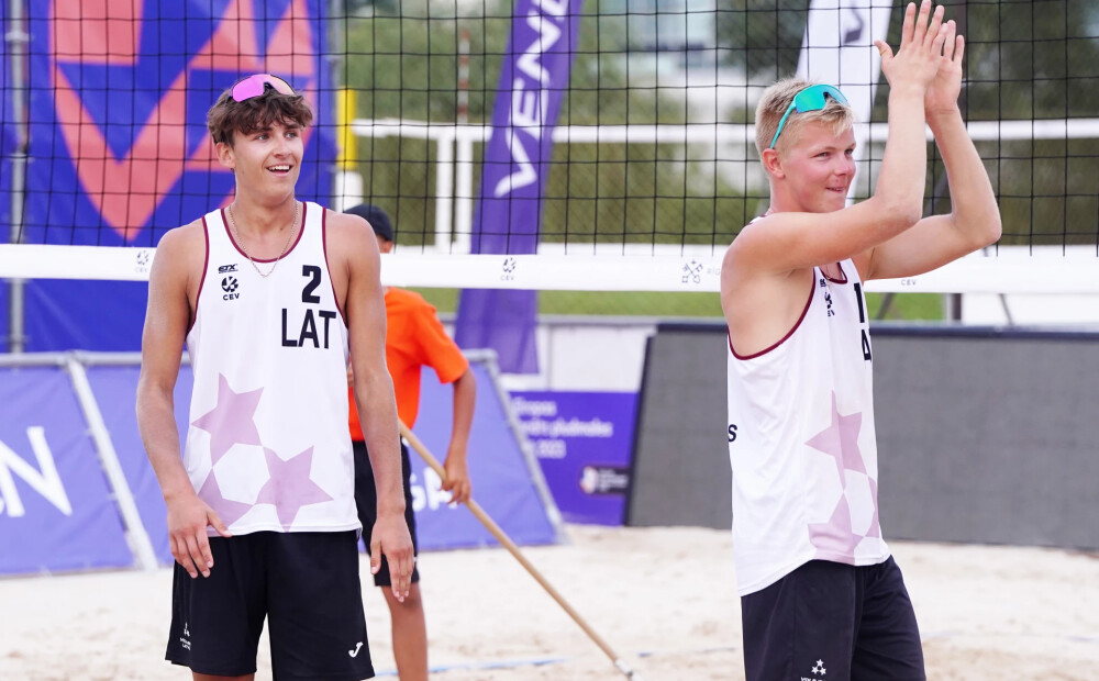 Duets Fokerots/Bulgačs Eiropas U-22 čempionātā pludmales volejbolā izcīna sudraba medaļas