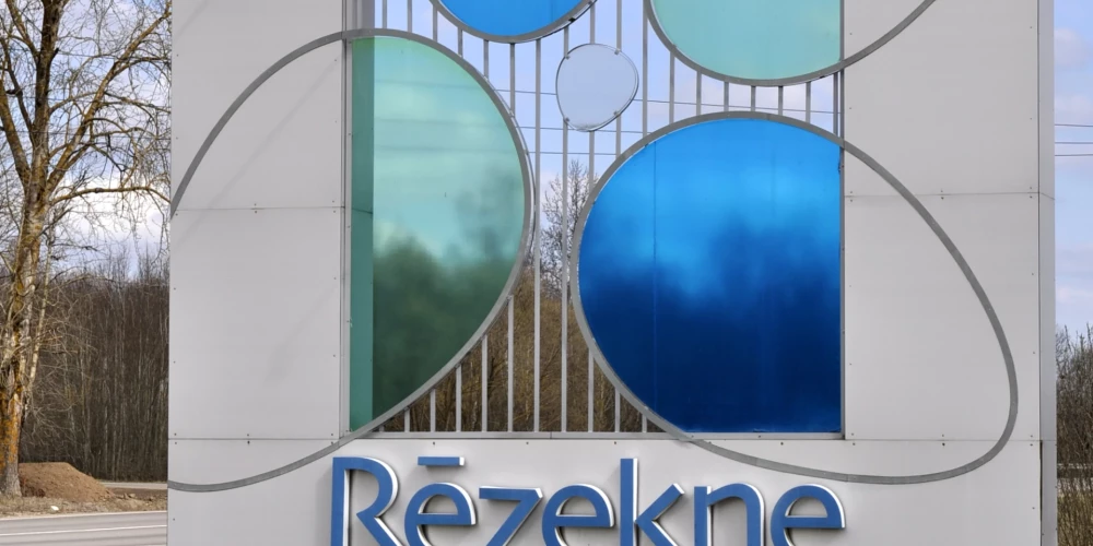 Rēzeknes zīme pie pilsētas.