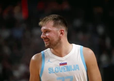 Dončičam ceļgala sasitums netraucēs spēlēt Eiropas basketbola čempionātā