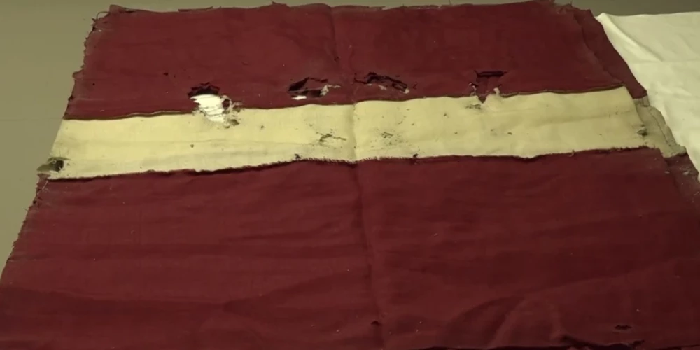 Исторический флаг будет отреставрирован и, возможно, в будущем займет почетное место в залах Оперы.