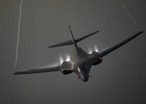 ASV Gaisa spēku bumbvedējs “B-1B Lancer”.