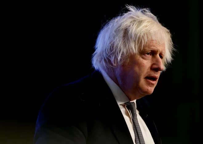 "Viena no pretīgākajām epizodēm starptautiskajā diplomātijā!" Džonsons asi kritizē Trampa un Putina samitu