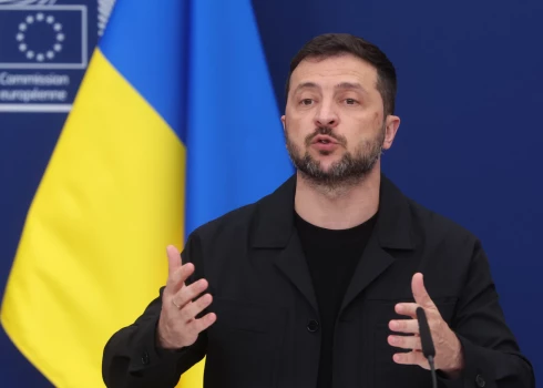 "Šis bija absolūti demonstratīvs un cinisks Krievijas trieciens," izsakoties par aizvadītajā naktī notikušajiem Krievijas uzbrukumiem Ukrainas pilsētām, kuros atkal nogalināti civiliedzīvotāji, norādīja Zelenskis.