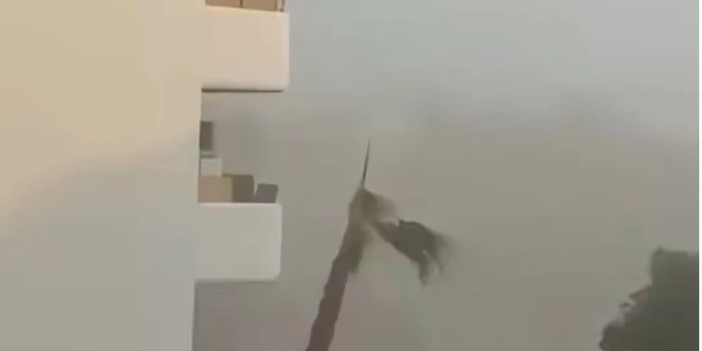 "Сатанинский шторм" обрушился и на город.