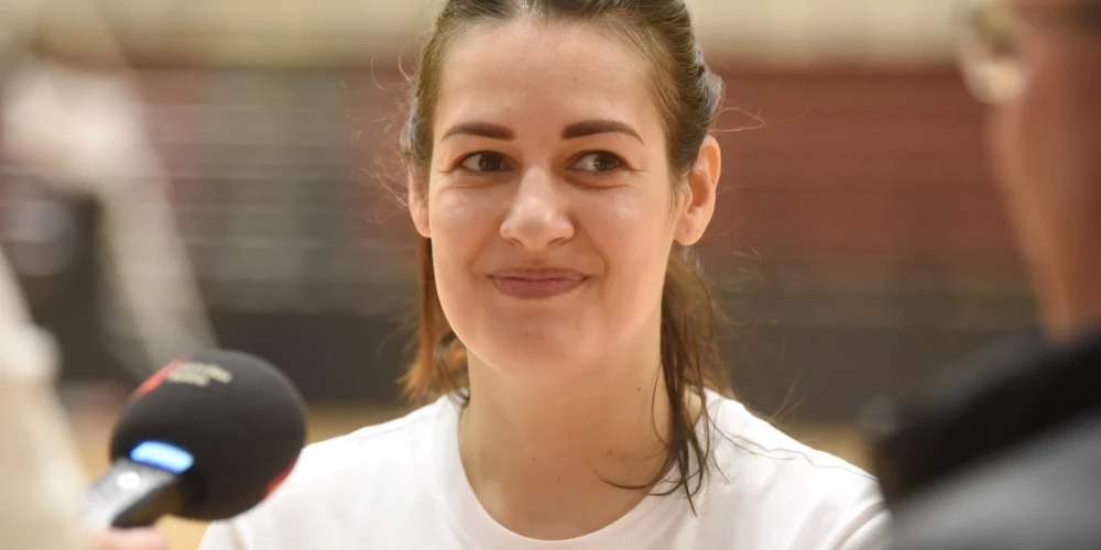 Ieva Pulvere (dzimusi Ieva Krastiņa 1990. gada 22. jūlijā Cēsīs) ir latviešu basketboliste, spēlē uzbrūkošā aizsarga un saspēles vadītājas pozīcijā, Latvijas sieviešu basketbola izlases dalībniece.