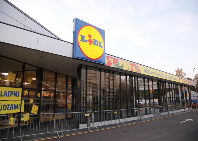 “Maxima Latvija” iesūdz tiesā “Lidl” par maldinošu reklāmu un preču zīmju izmantošanu