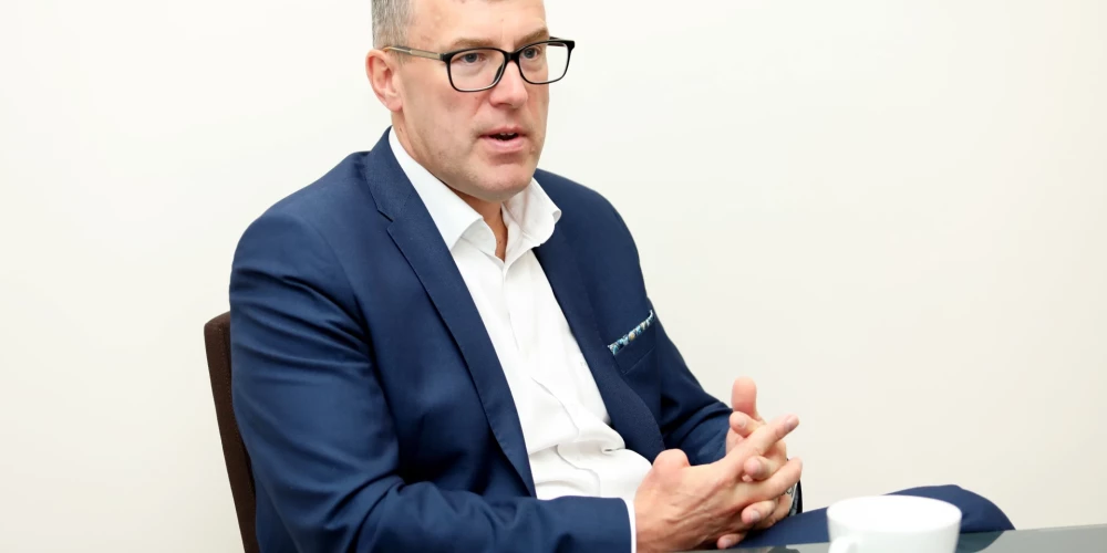 "airBaltic" padomes priekšsēdētājs Andrejs Martinovs.