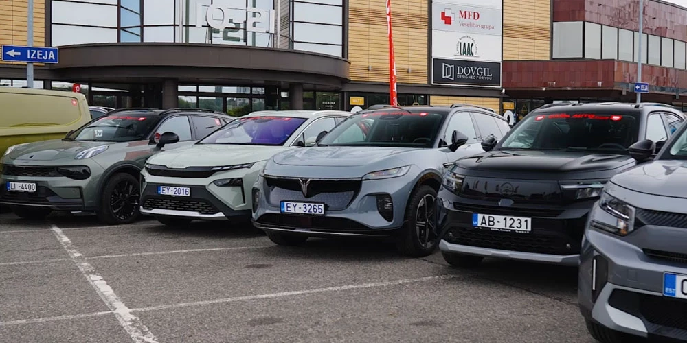 Aī šogad 30. augustā pie tirdzniecības centra "Mols" ikviens varēs aplūkot un notestēt jaunākos auto modeļus.