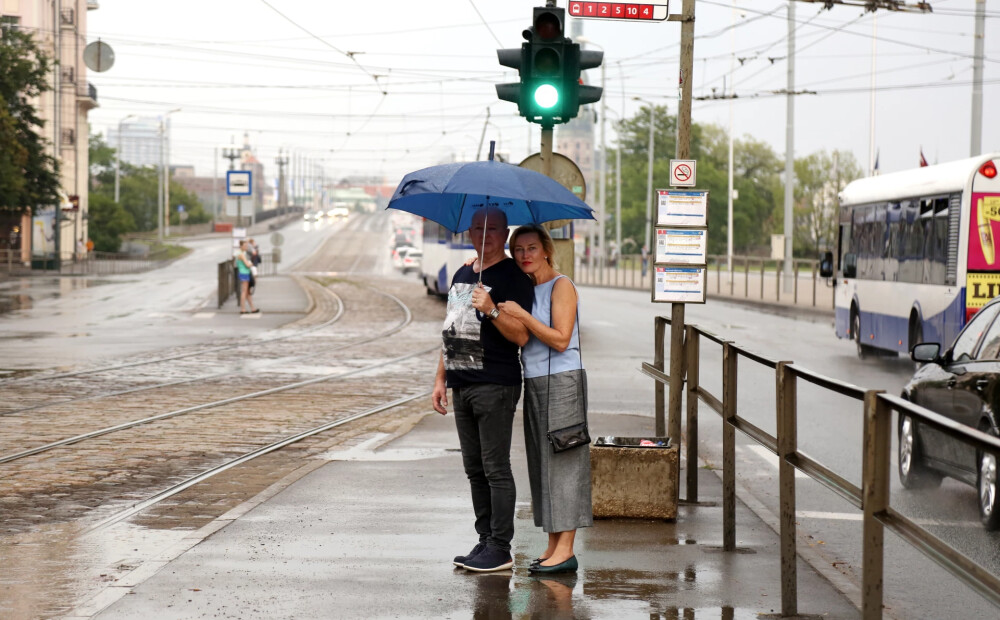 Naktī gaidāms lietus un pērkona negaiss